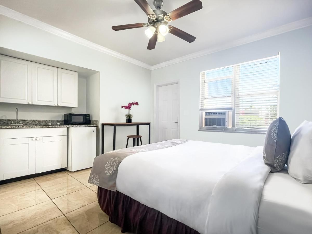 Hollywood Beach Hotels 3*